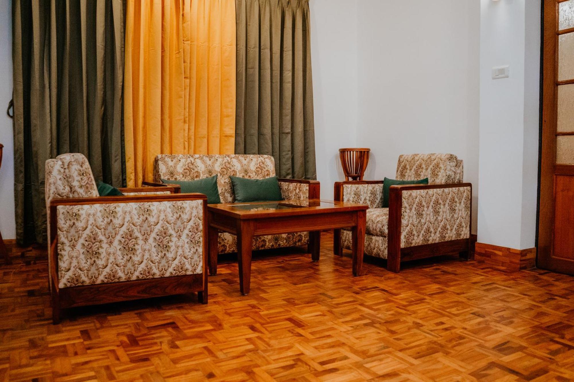 Tashi Palace Hotel กังต็อก ภายนอก รูปภาพ
